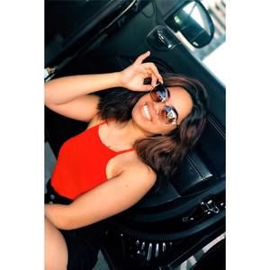 Meet your Posher, Lisi